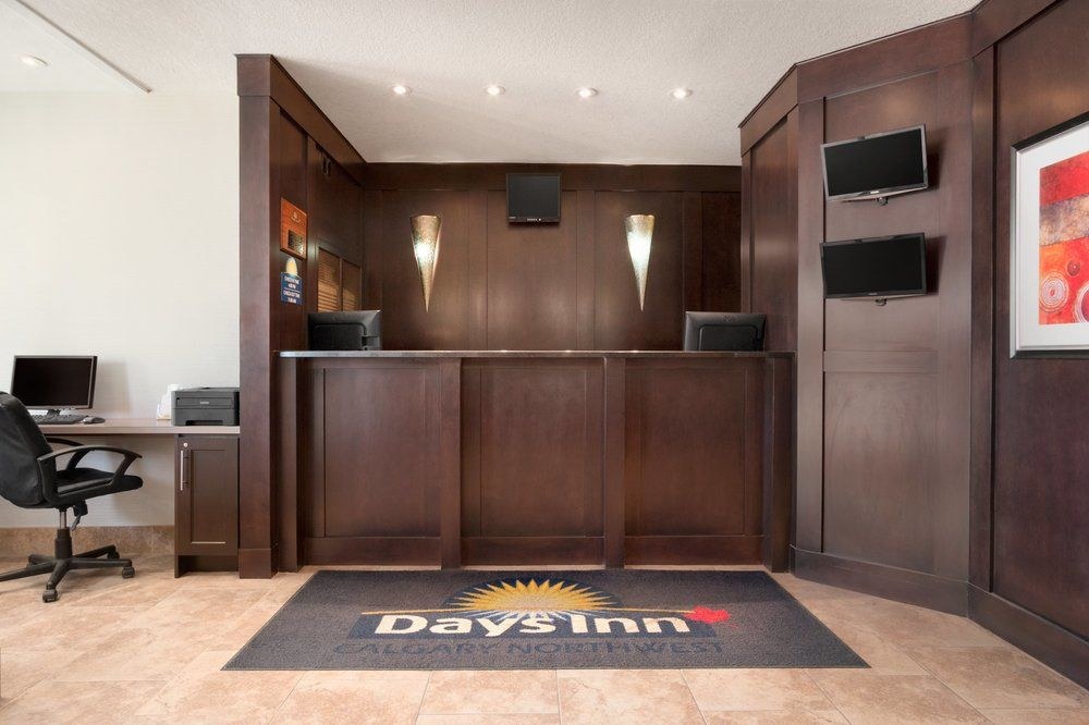 Days Inn by Wyndham Calgary Northwest photo 1