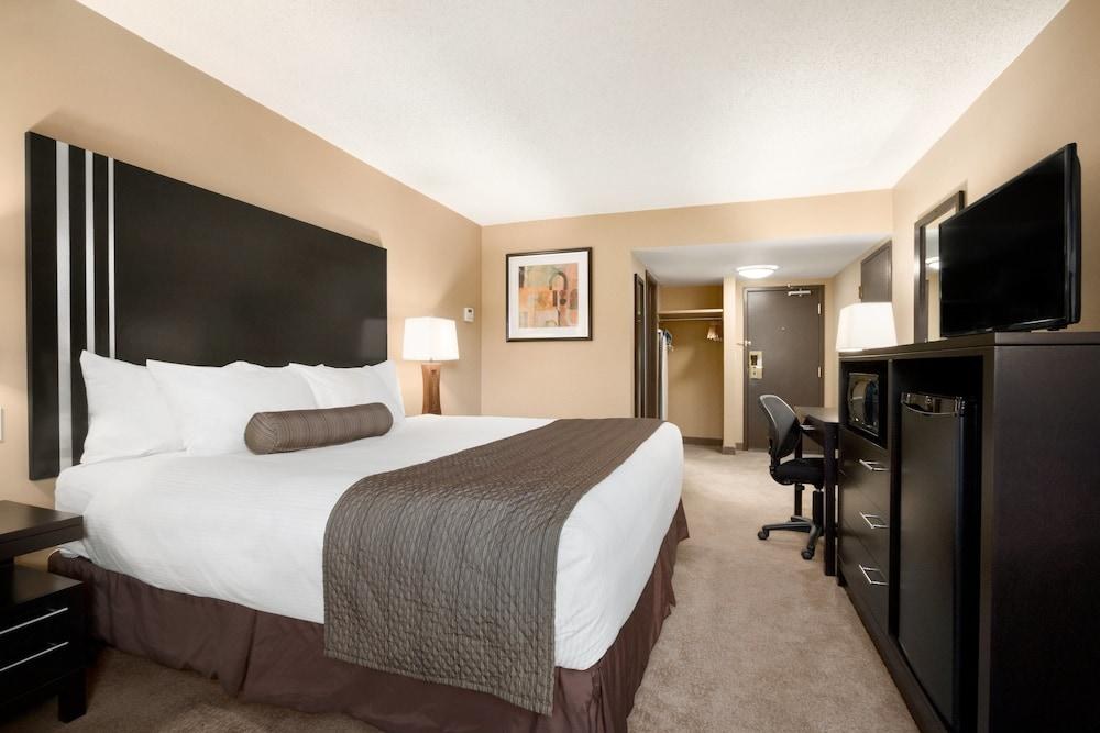 Days Inn by Wyndham Calgary Northwest photo 2