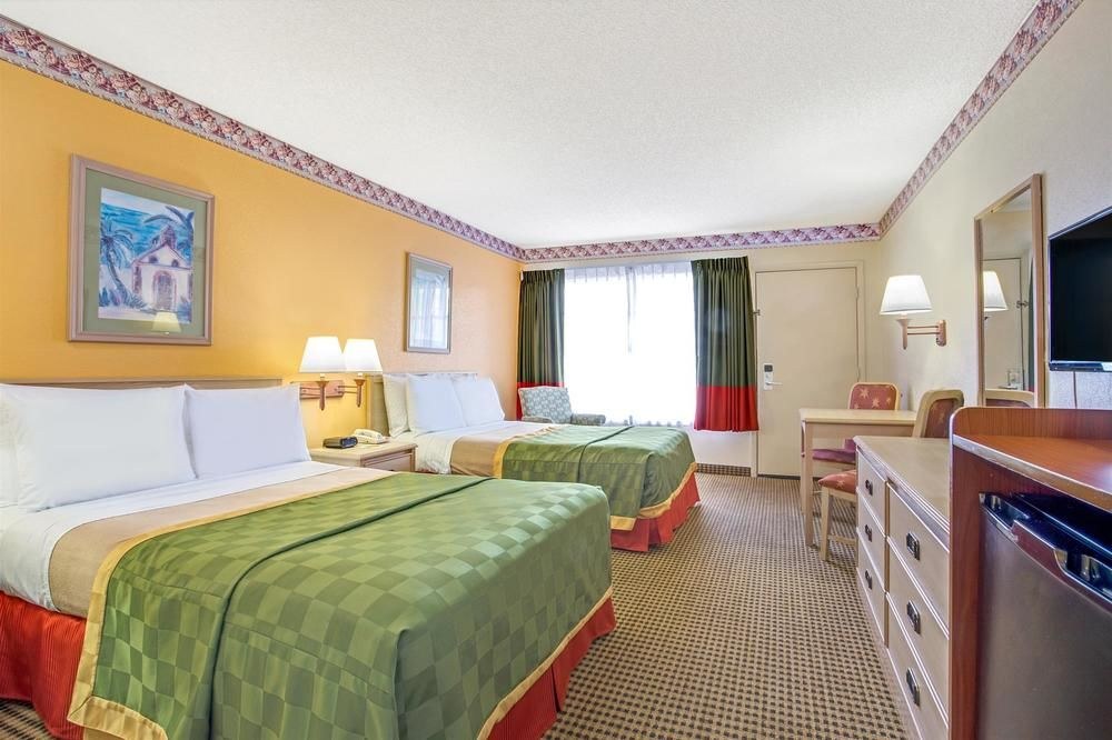 KNIGHTS INN SARASOTA