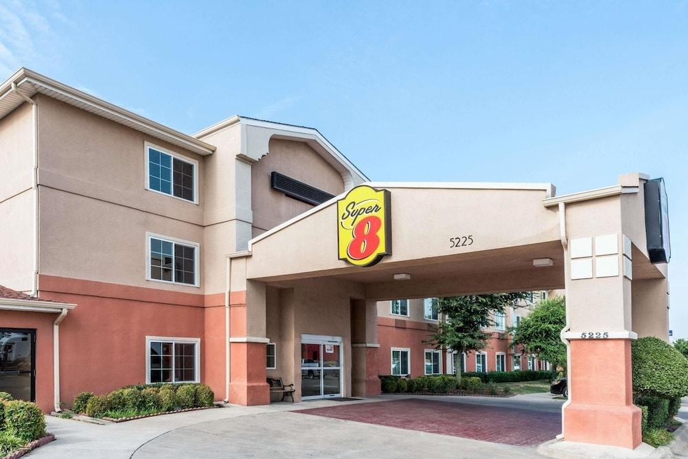 SUPER 8 FORT WORTH NORTH photo 4