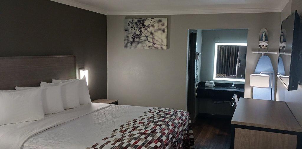Red Roof Inn Fort Worth West photo 3