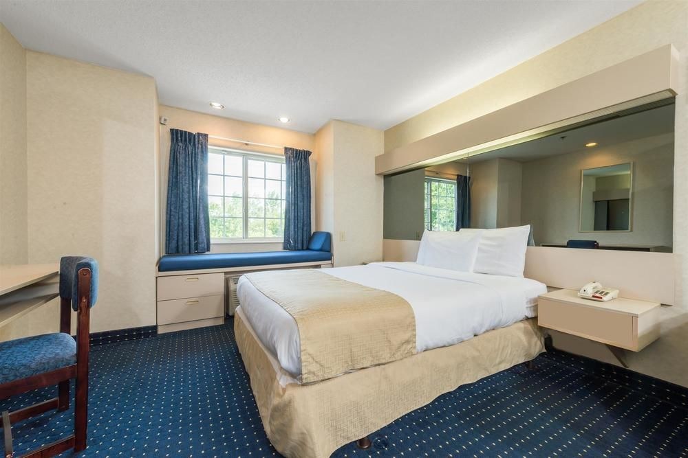 MICROTEL INN & SUITES BY WYNDHAM PHILADELPHIA AIRP