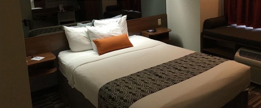 MICROTEL INN & SUITES BY WYNDHAM PHILADELPHIA AIRP photo 2