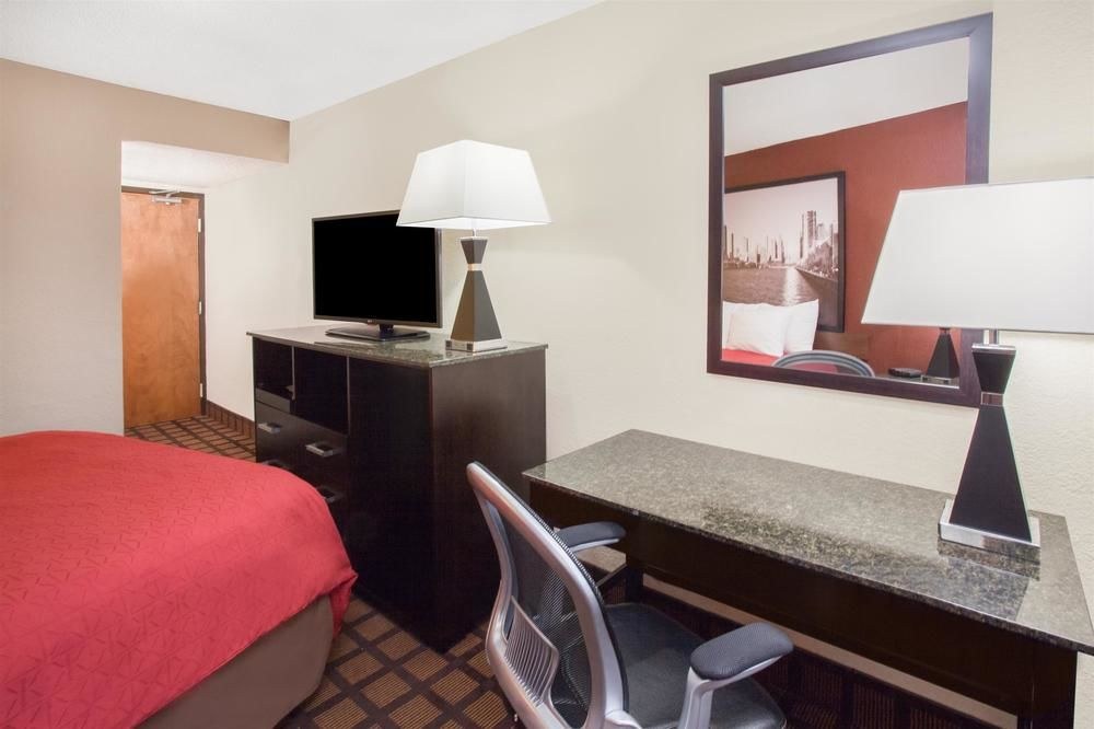 SUPER 8 CHICAGO IL