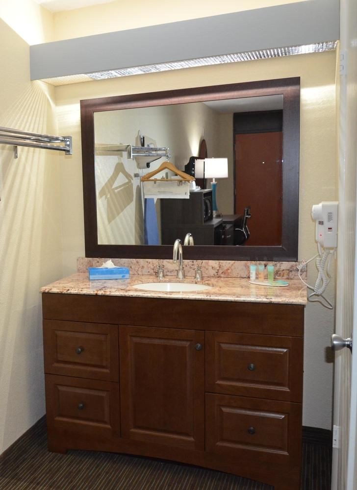 Days Inn & Suites by Wyndham Orlando Airport photo 1