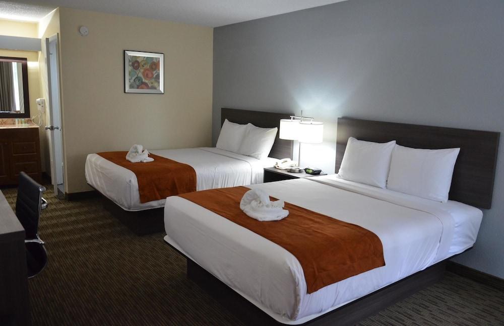 Days Inn & Suites by Wyndham Orlando Airport photo 2