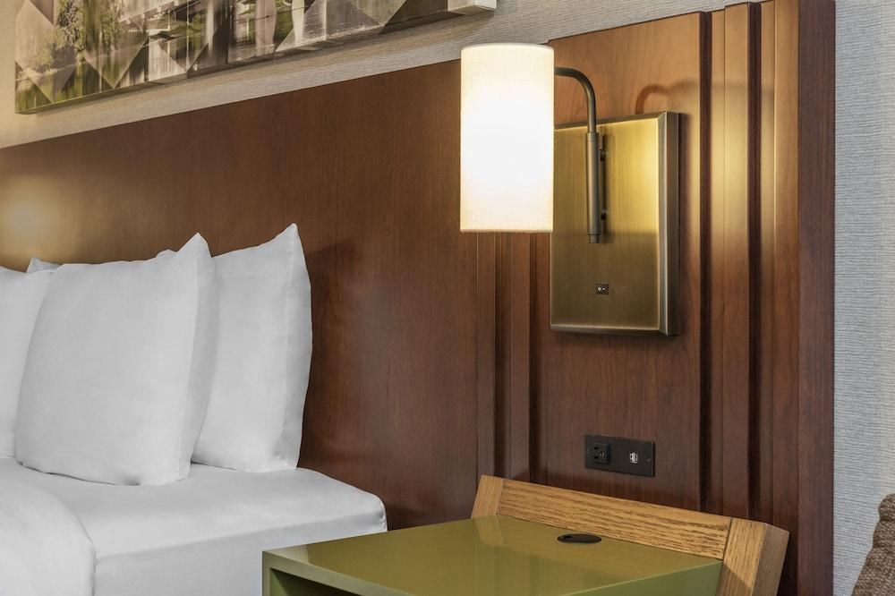 COMFORT INN - CAMBRIDGE photo 3