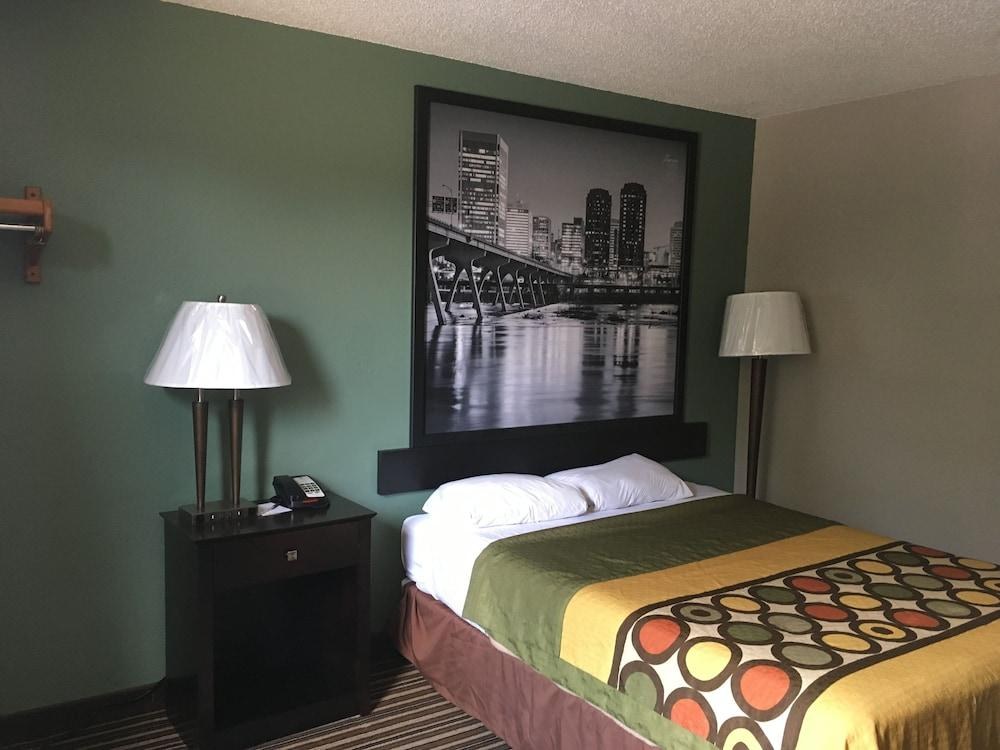 SUPER 8 RICHMOND MIDLOTHIAN TURNPIKE photo 2