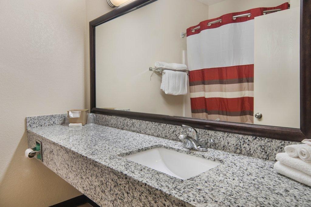 Red Roof Inn Fort Worth - Saginaw photo 4