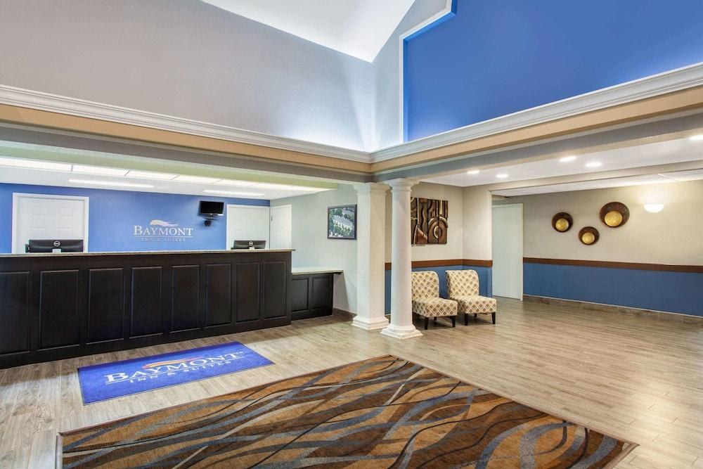 BAYMONT BY WYNDHAM JACKSONVILLE/BUTLER BLVD photo 2