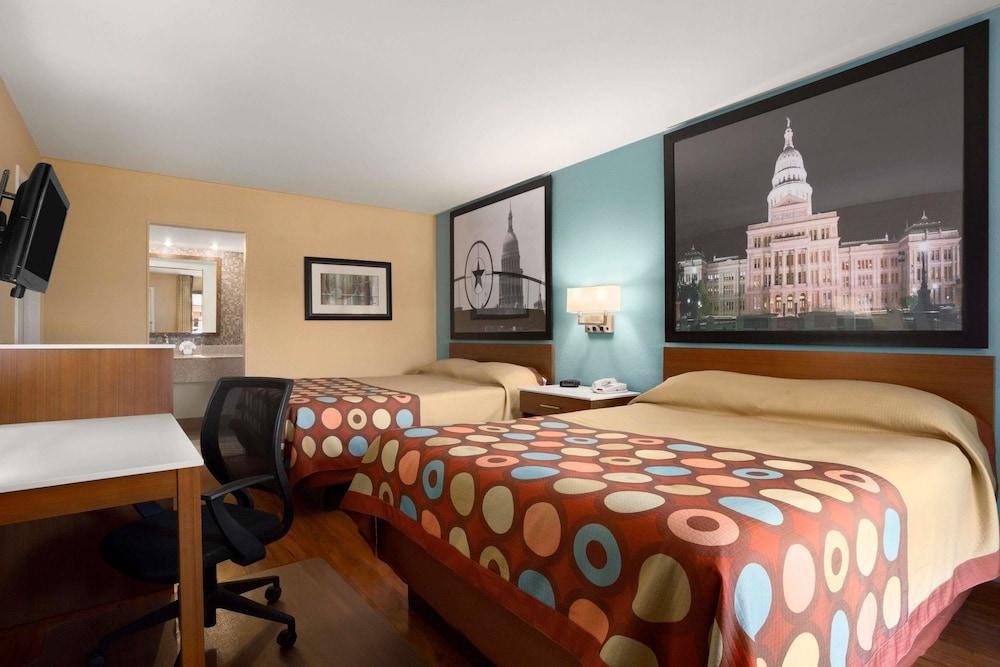 SUPER 8 AUSTIN DOWNTOWN/CAPITOL AREA