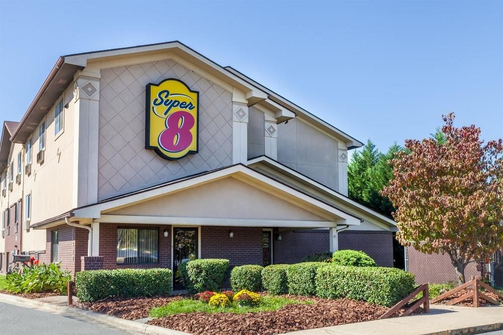 SUPER 8 CHARLOTTE/AMUSEMENT PARK AREA photo 1