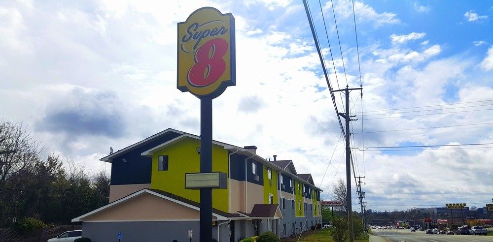 SUPER 8 RICHMOND/BROAD STREET photo 1