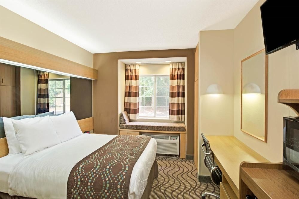Microtel Inn & Suites by Wyndham Charlotte/University Place photo 1