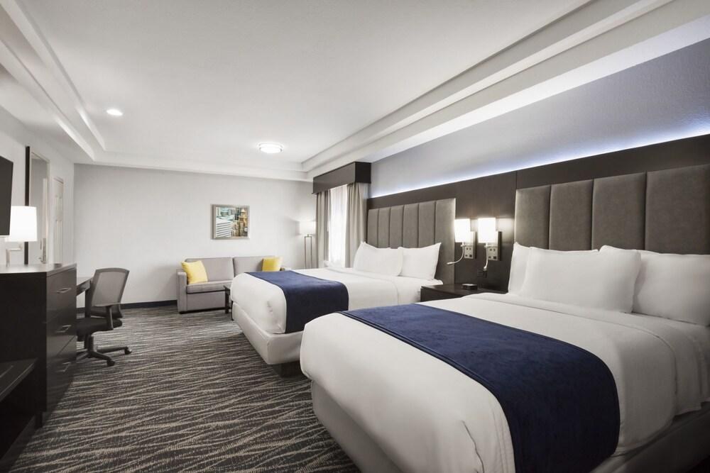 DAYS INN & SUITES HOUSTON HOBBY AIRPORT