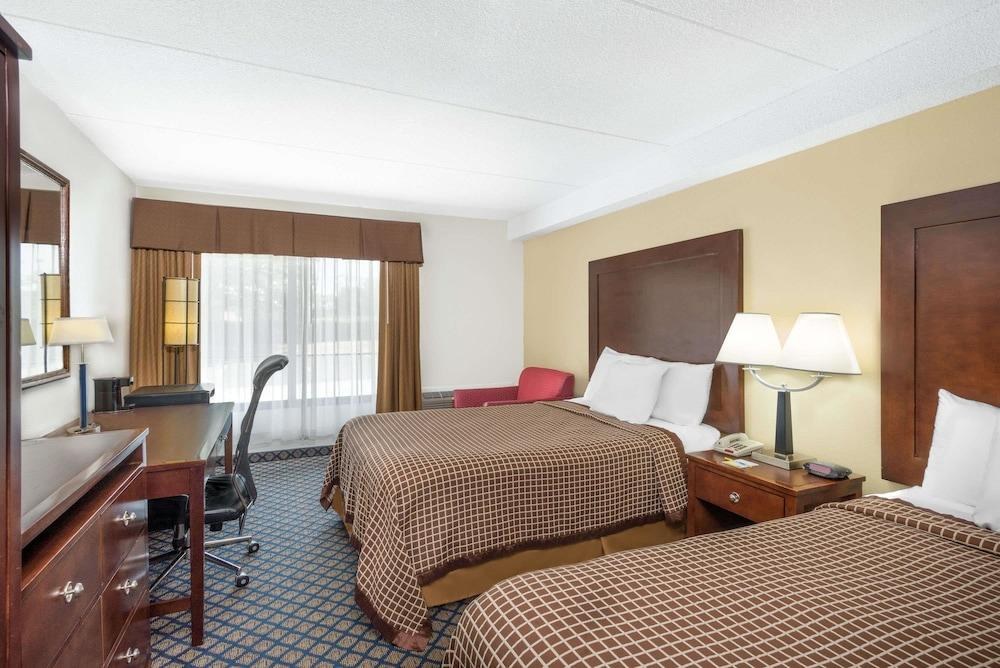 DAYS INN GENEVA photo 3