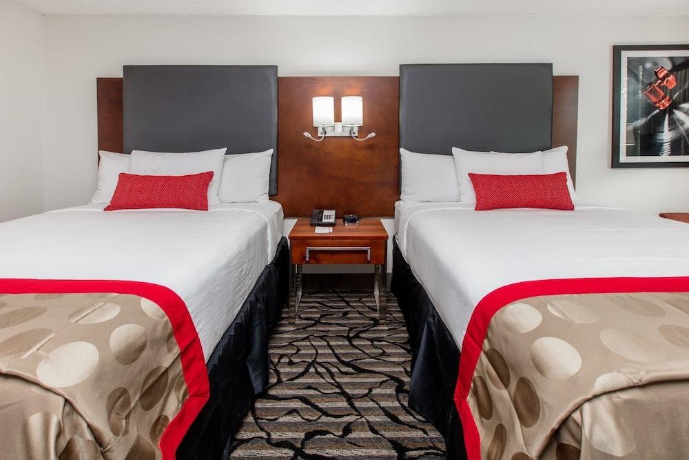 RAMADA BY WYNDHAM AUSTIN SOUTH photo 3