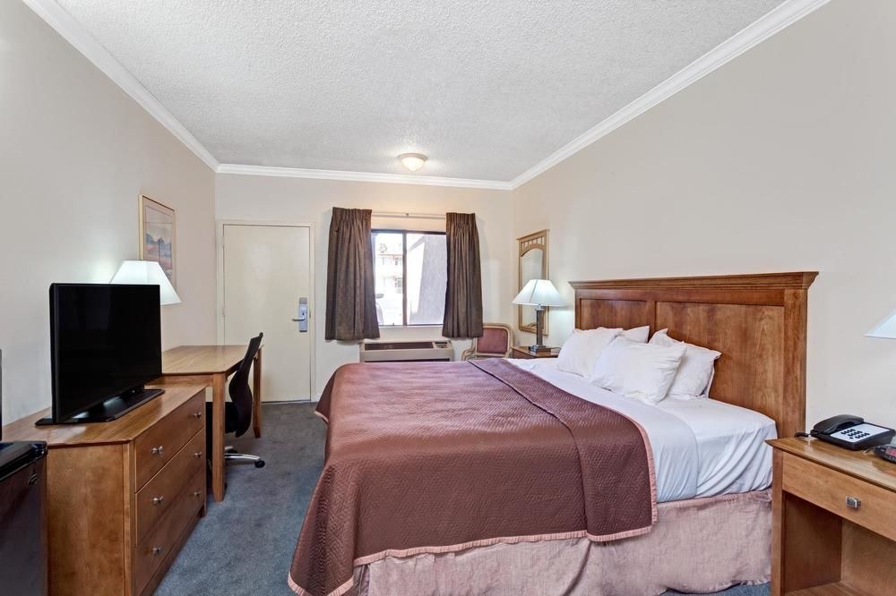 TRAVELODGE PASADENA CENTRAL photo 1