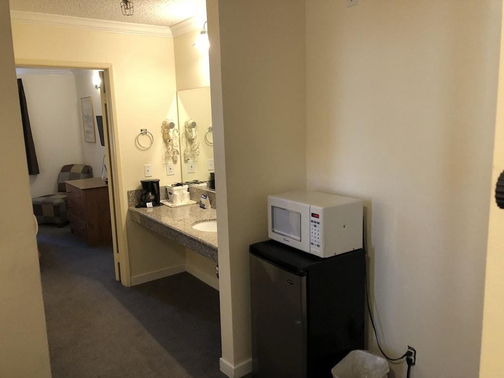 TRAVELODGE PASADENA CENTRAL photo 2