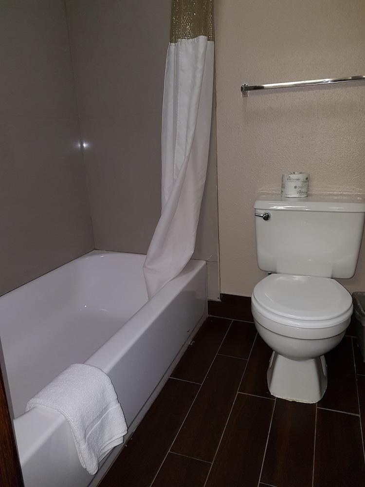 SUPER 8 LEXINGTON WINCHESTER RD photo 3