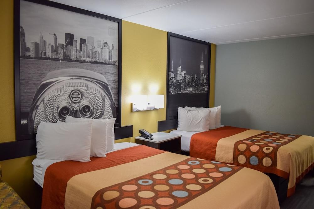 SUPER 8 RALEIGH DOWNTOWN SOUTH photo 3