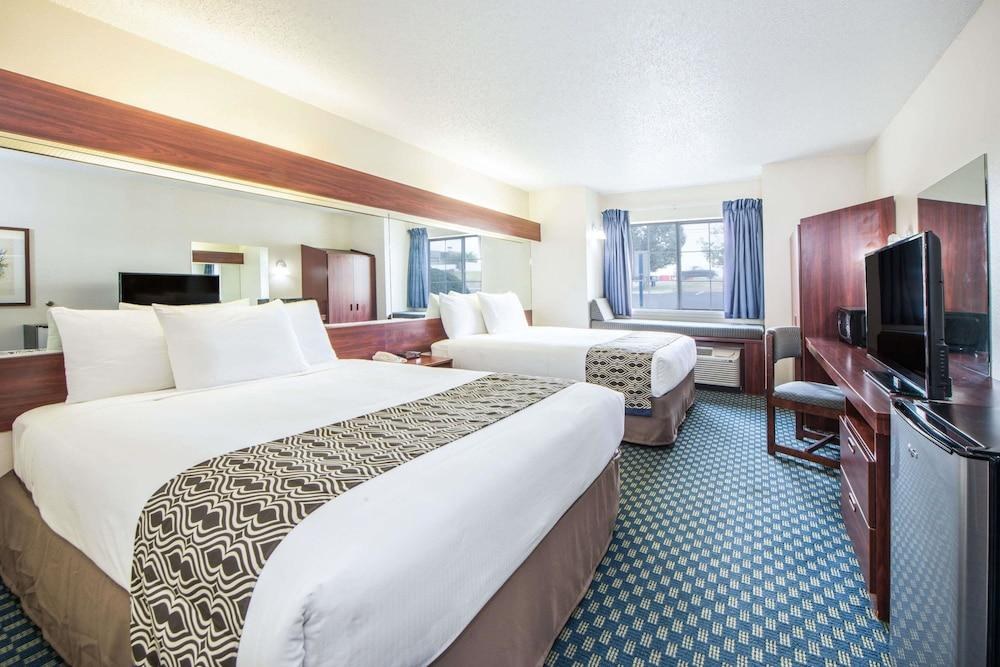 MICROTEL INN & SUITES BY WYNDHAM TULSA EAST photo 4