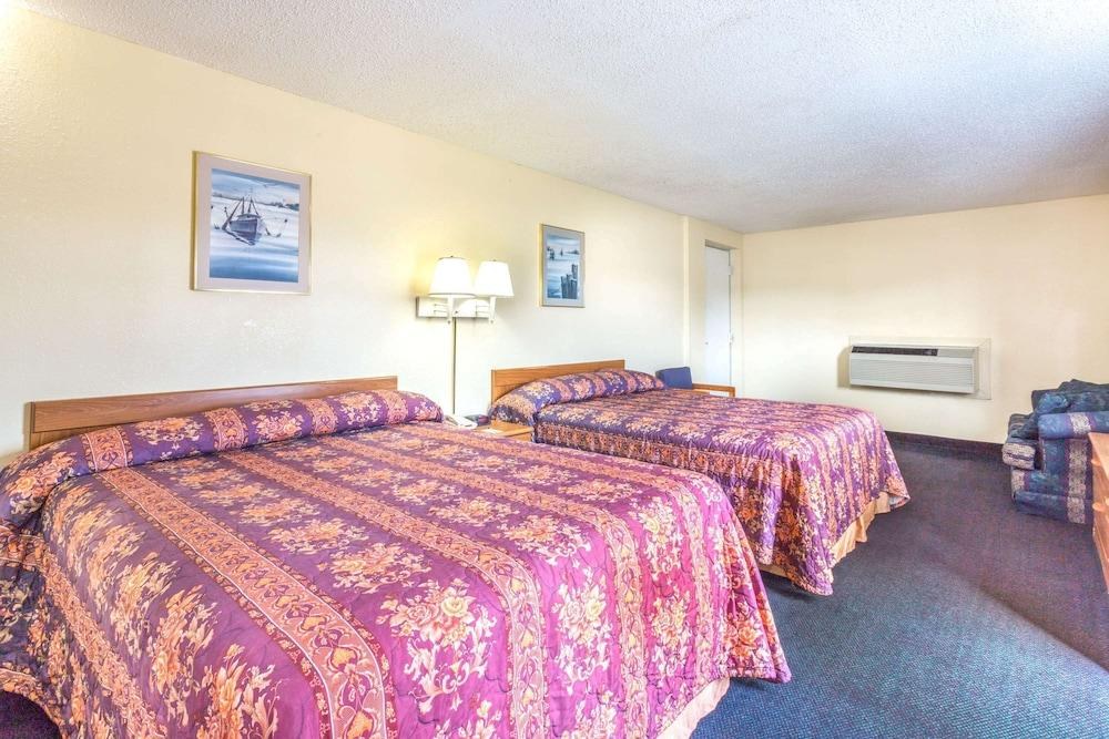 TRAVELODGE VIRGINIA BEACH BAY BEACH photo 3