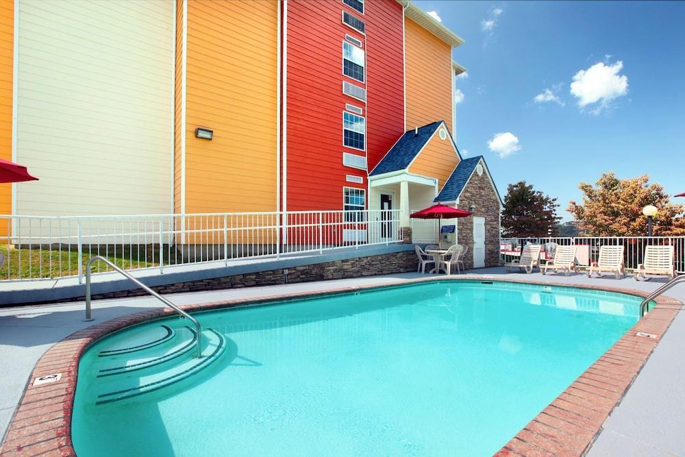 MICROTEL INN & SUITES BY WYNDHAM PIGEON FORGE photo 3