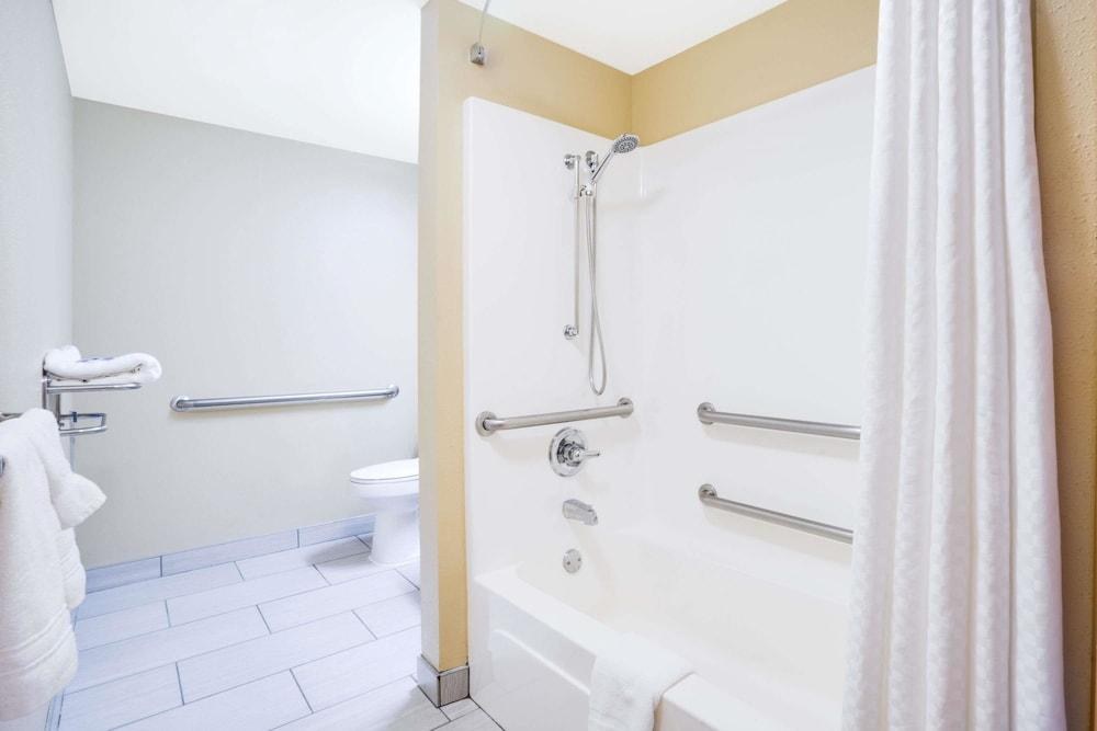 MICROTEL INN & SUITES BY WYNDHAM PIGEON FORGE photo 4