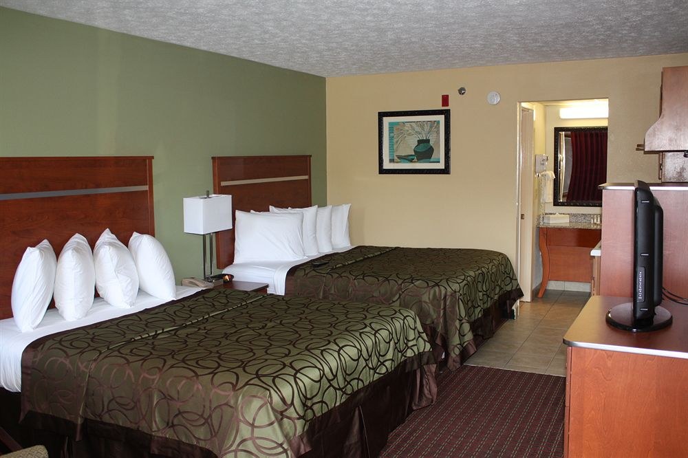 BAYMONT INN & SUITES PIGEON FORGE