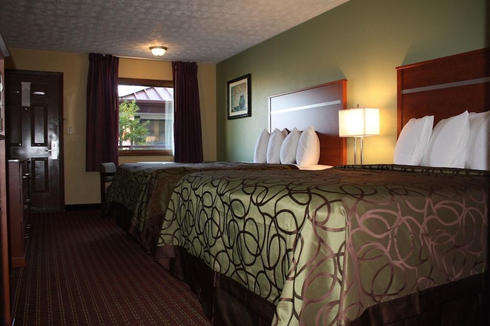 BAYMONT INN & SUITES PIGEON FORGE photo 2