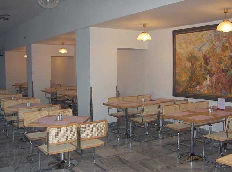 AXA
