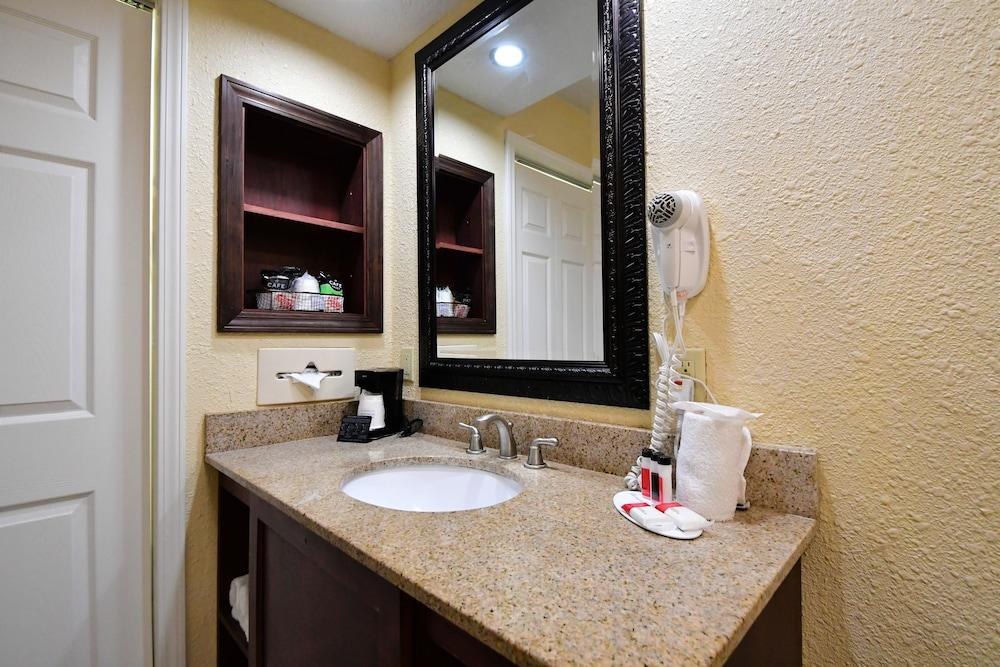 RAMADA CONFERENCE CENTER BY WYNDHAM JACKSONVILLE photo 4