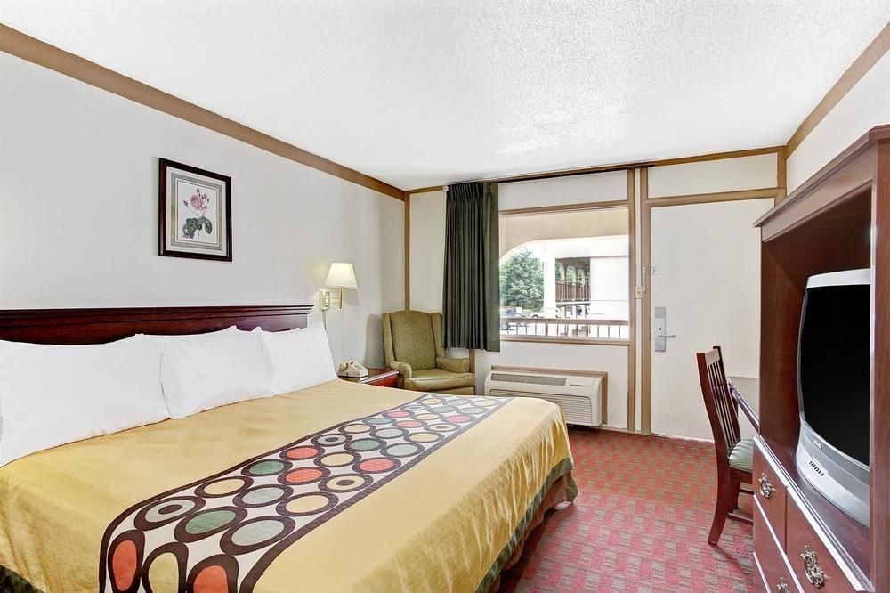 SUPER 8 WILLIAMSBURG/HISTORIC AREA photo 1