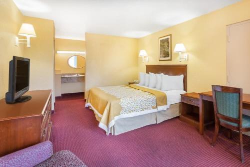 Howard Johnson by Wyndham Orlando/International Drive photo 1