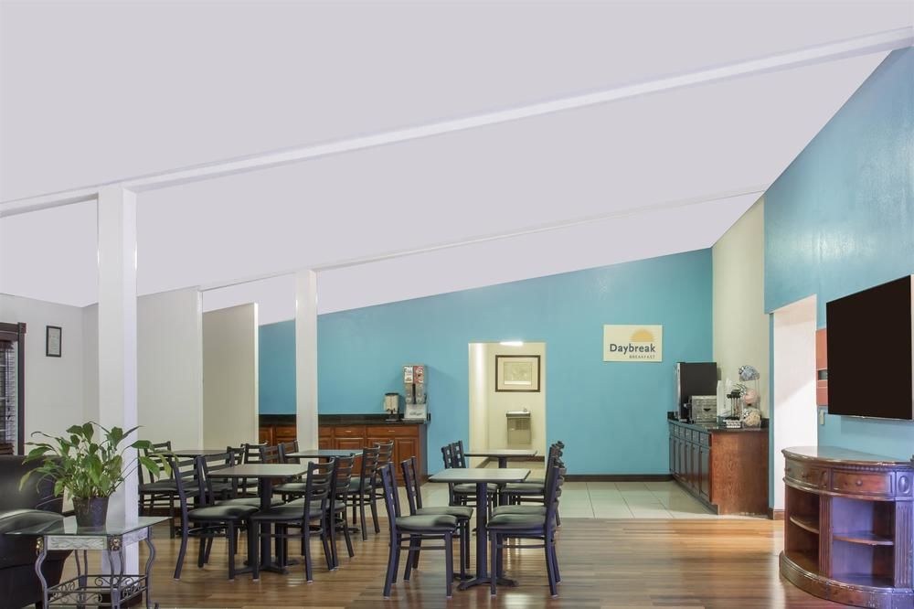 DAYS INN VIRGINIA BEACH TOWN CENTER photo 1