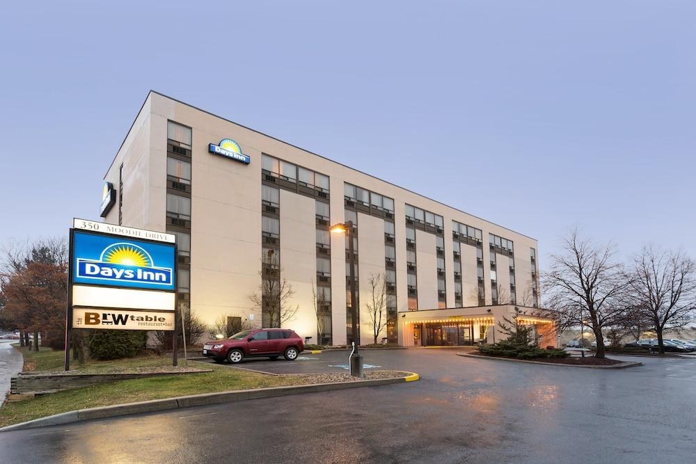 DAYS INN BY WYNDHAM OTTAWA WEST photo 4