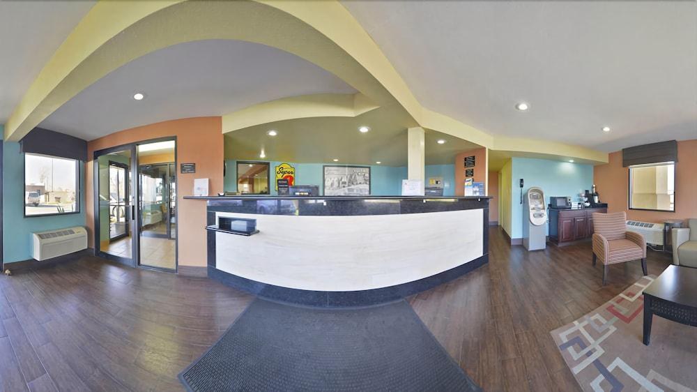 SUPER 8 BY WYNDHAM TULSA photo 4