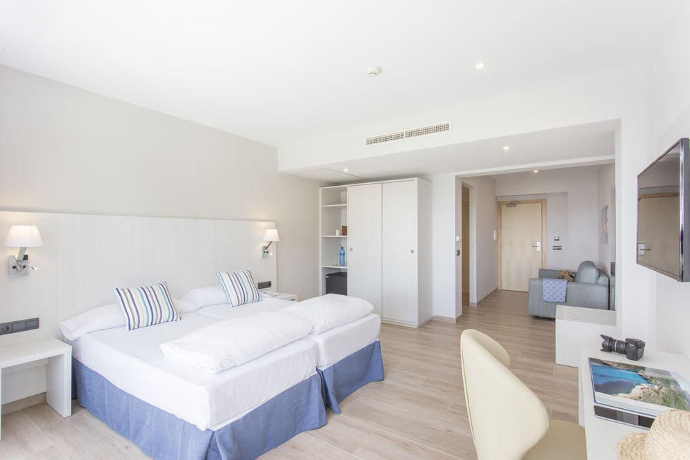MAR HOTELS ALCANADA photo 4