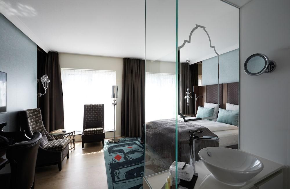 TIVOLI HOTEL & CONGRESS CENTER photo 2