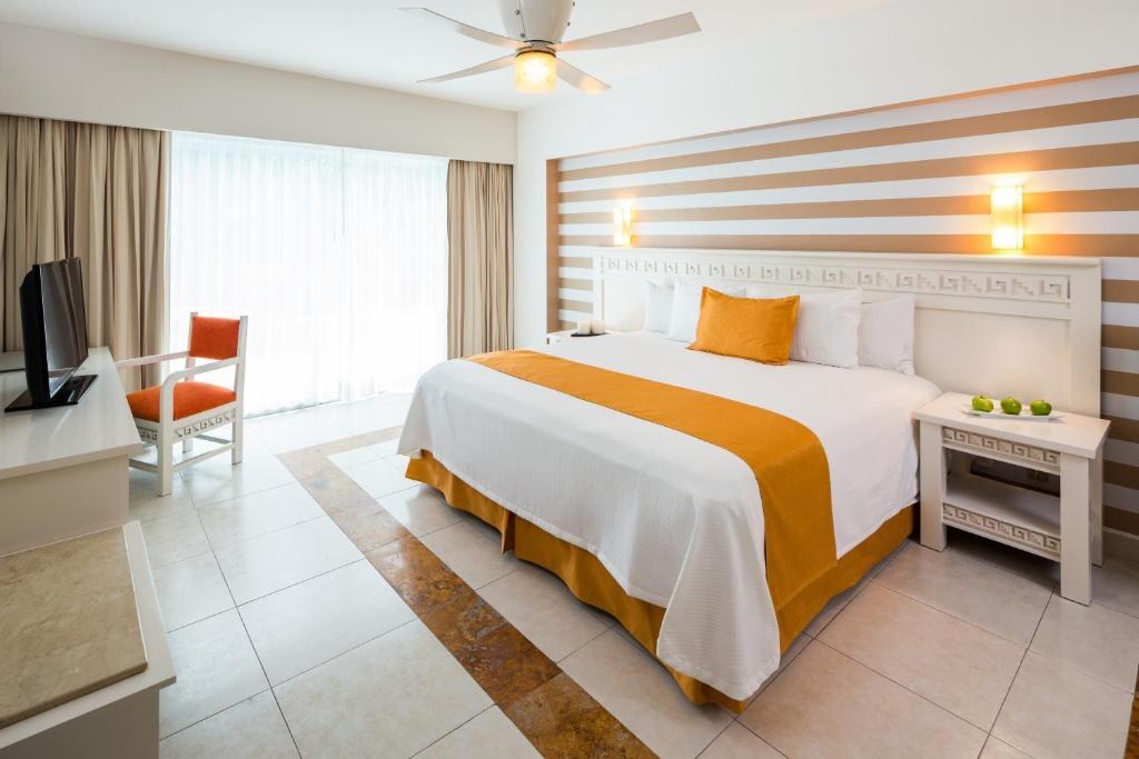 BLUE BAY GRAND ESMERALDA photo 3