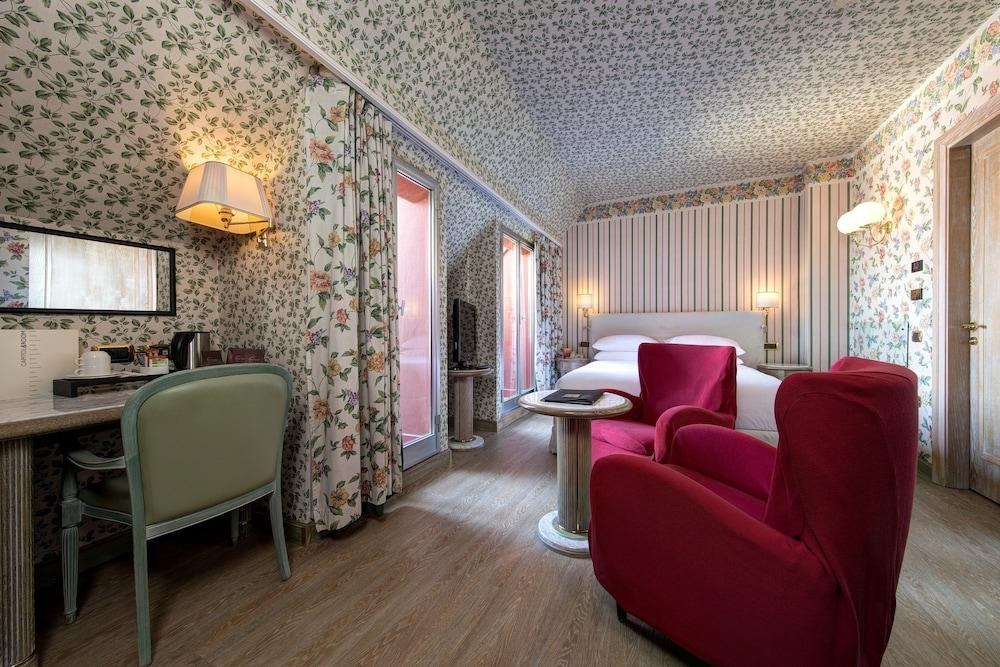 HOTEL CAPITOL photo 4