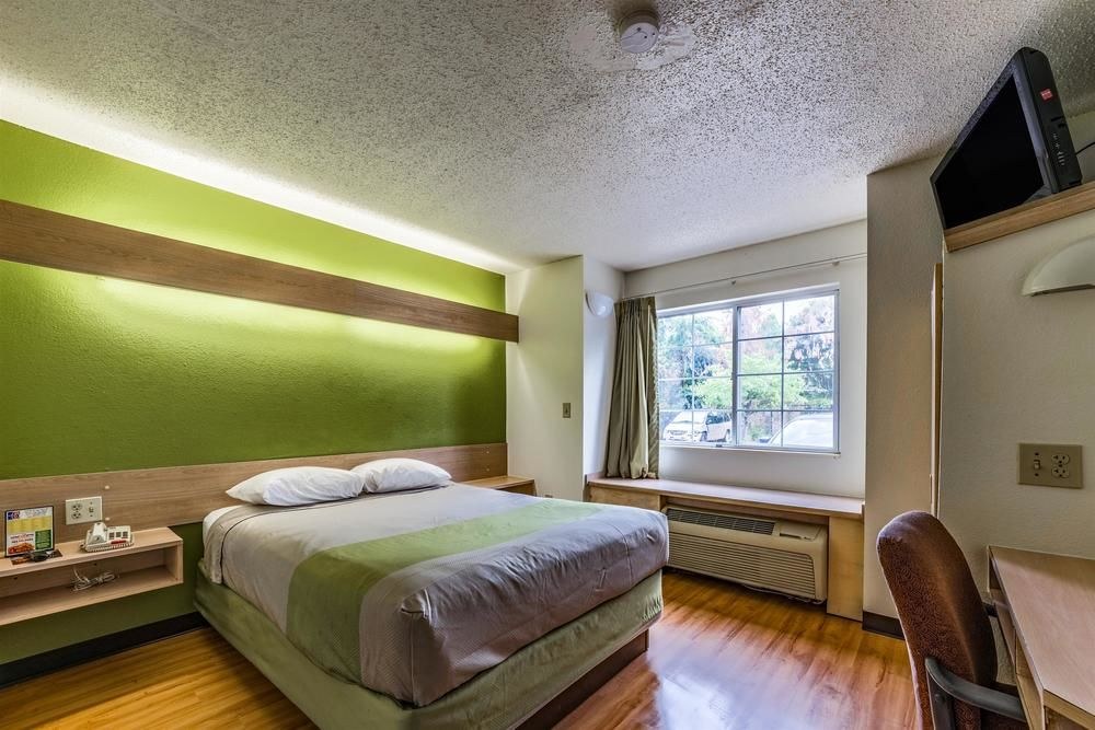 MICROTEL INN NORTH CHARLOTTE photo 1