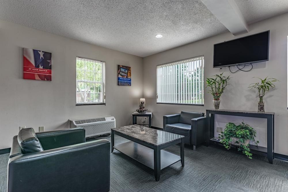 MICROTEL INN NORTH CHARLOTTE photo 3