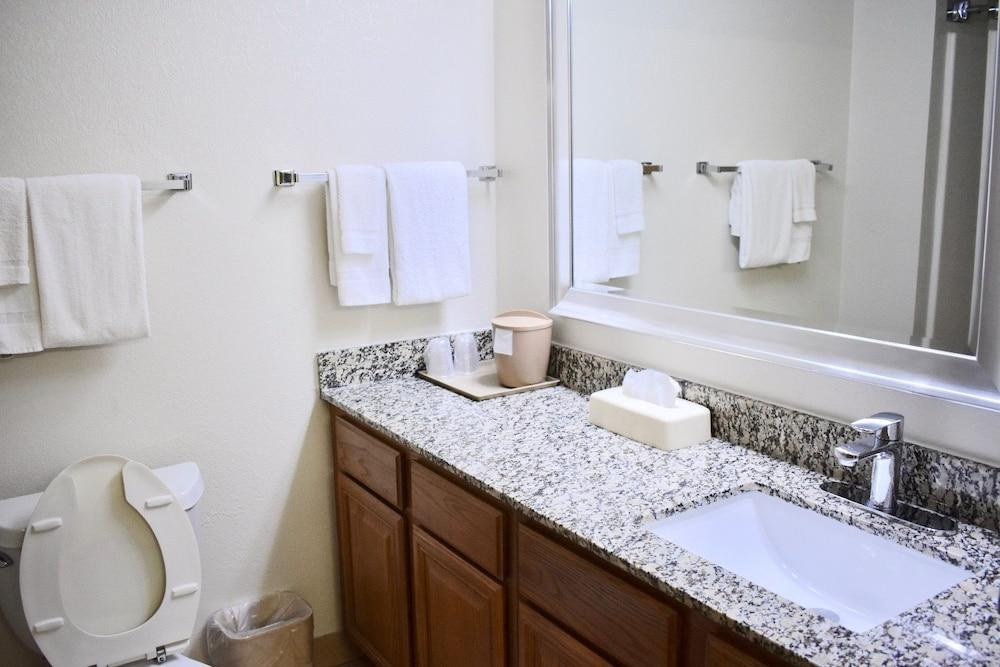 MAINSTAY SUITES photo 3