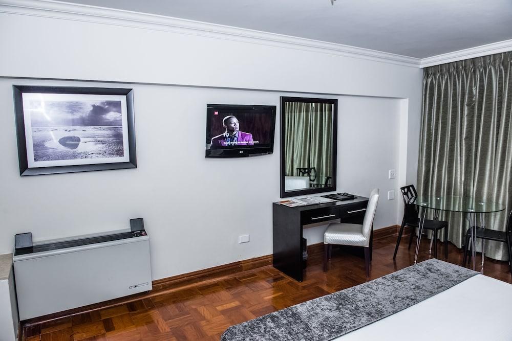 BELAIRE SUITES HOTEL photo 3