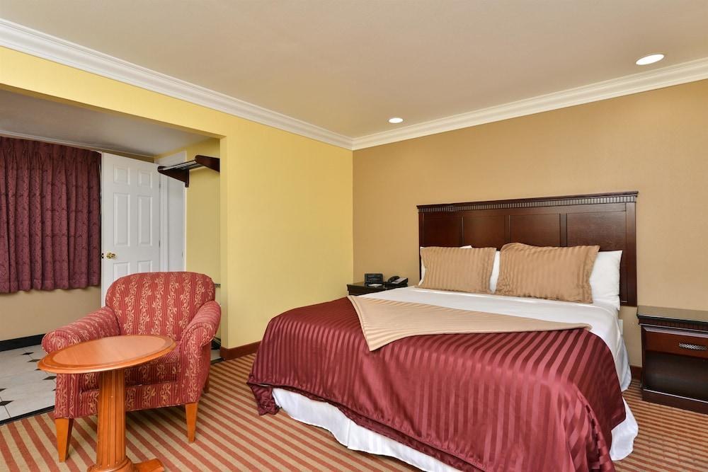AMERICAS BEST VALUE INN DOWNTOWN CONVENTION CENTER photo 4