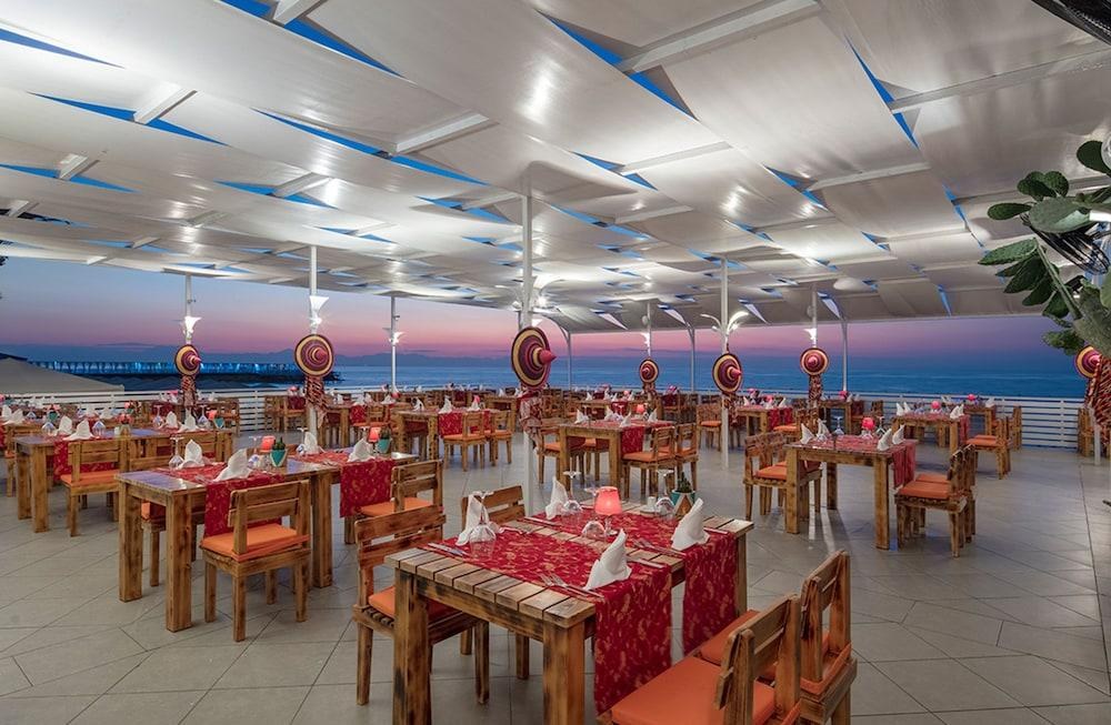 RIXOS SUNGATE HOTEL photo 3