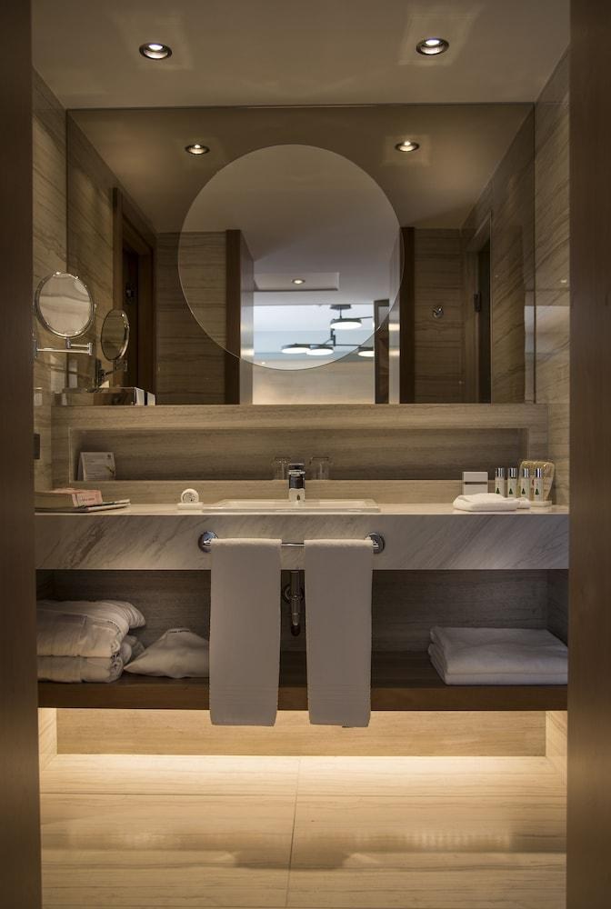 BARUT CENNET & ACANTHUS photo 2