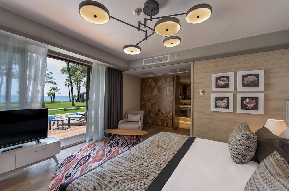 BARUT CENNET & ACANTHUS photo 3